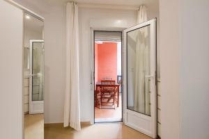 APARTAMENTOS TURISTICOS CASA SARITA - APARTAMENTOS A150 m DE LA PLAYA CANELIÑAS