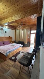 The himalayan sukoon villa near jibhi