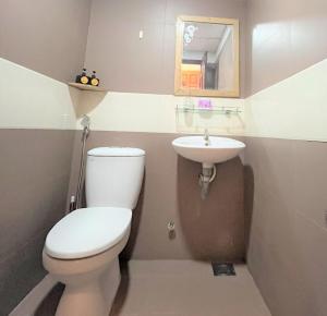 Ha Linh Home-My Khe Beach-Kitchen-High speed Wifi