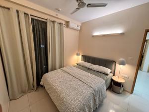 Premium retreat, 2BHK cosy flat near BLR Airport