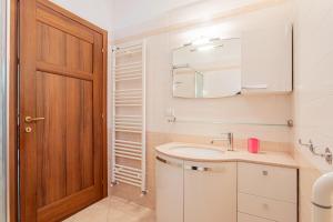 Oasi in Prato private parking