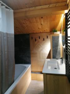 Chalets Chalet du Bief , Morillon 4-6 pers : photos des chambres