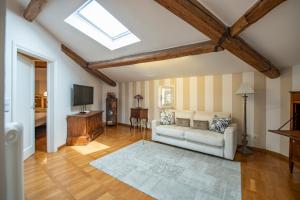 Romantic and Charming Apartments