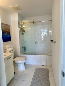 Pop Art Sunlit Apartment Prime Miami Pool Free Parking