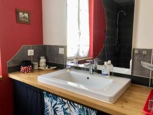 B&B / Chambres d'hotes 1 ou 2 chambres doubles avec piscine : photos des chambres