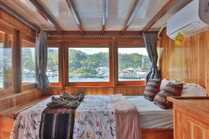 2 Days Private Charter Boat best komodo tour