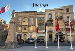 The Knight - Experiential Heritage Home at Birgu Square - 4-star hotels in Birgu