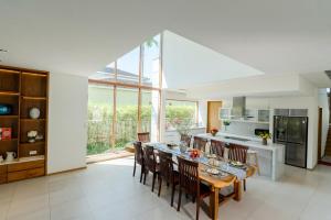 Unforgettable family vacation in a super spacious 1000m2 villa with a huge private pool