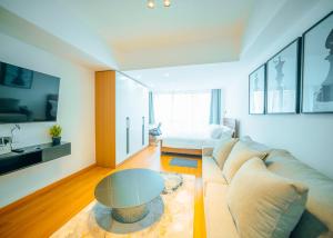 Serene Solace Stylish Studio with Pool and Gym