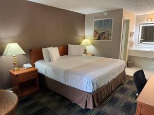 Deluxe King Room room in South Shore Inn