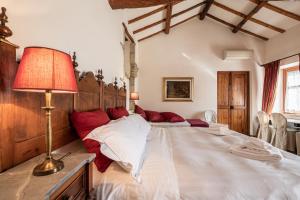 Queen Suite with Spa Bath
