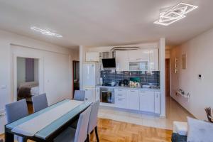 Zara Vista - with free parking