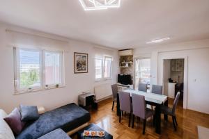 Zara Vista - with free parking