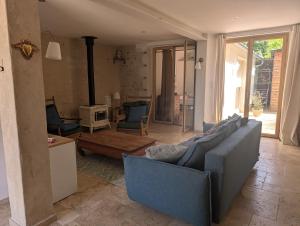 Maison au bord dun ruisseau