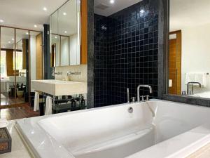 Luxury Residence in The Chava