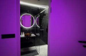 Moderní Hi-Tech apartmán v centru Pardubic - Wi-Fi, Netflix, projektor