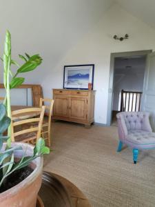 Quiet apartment between sky and mountains