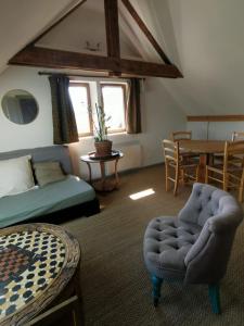 Quiet apartment between sky and mountains