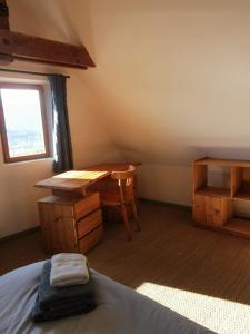 Quiet apartment between sky and mountains