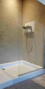 Quiet apartment between sky and mountains