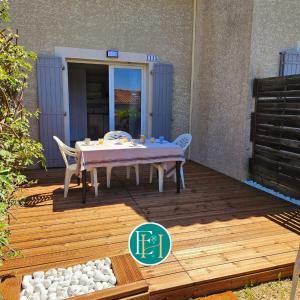 Maisons de vacances Les Hauts de Calvisson - Residence de vacances familiale - Piscine toute l-annee : photos des chambres