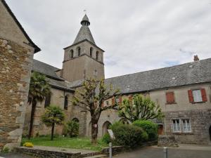 Appartements Appartement dans le centre historique - Montsalvy : photos des chambres