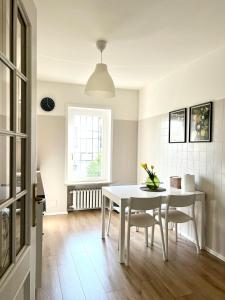 The Beekeeper, country escape & terrace near Parma