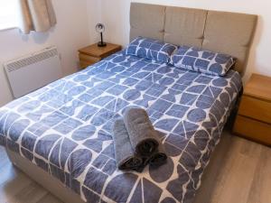 Comfortable Spacious 2 Bed Flat with Parking