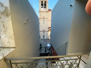 Holy 2 Bedrooms Apartment in Marousi