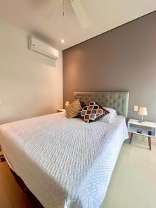 Apartamento de tres habitaciones frente al mar