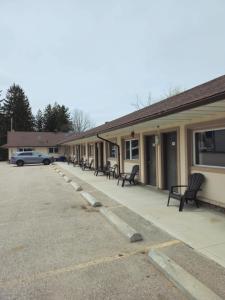 Forest Plaza Motel