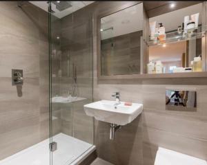 Stylish and Luxury 2 beds apartment in Edinburgh