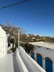Kariki Blue Triantaros-Tinos