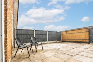 Boutique 3bd Opposite Etihad & Coop - Free Parking - Pool Table