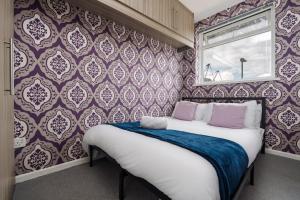 Boutique 3bd Opposite Etihad & Coop - Free Parking - Pool Table