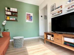 The Beekeeper, country escape & terrace near Parma