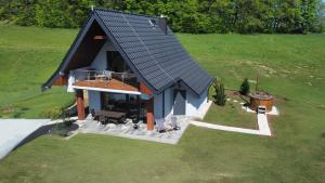 W Sercu Kotliny - luksusowe wille 8 osobowe z balią opalaną drewnem i widokiem na góry