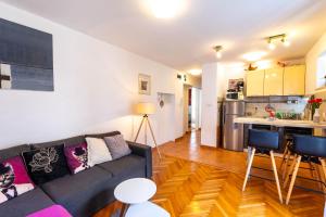 Apartment Dumaneo Art - Two Bedroom Apartment