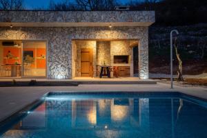 Contemporary Villa Fantazija A Luxurious Retreat in Dicmo