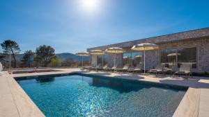 Contemporary Villa Fantazija A Luxurious Retreat in Dicmo