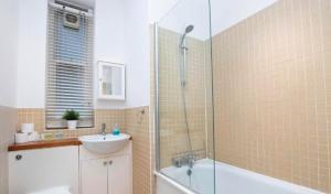 Elegant 3BR Apartment l Heart of Chelsea