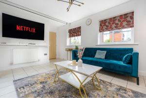 Spacious 4bd 3bt Home - Etihad - COOP - Pool Table - Free Parking