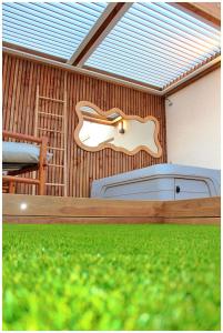 Appartement standing avec spa, terrasse & calme absolu, Entre mer et lac, La Grande Motte