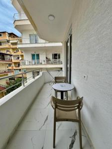 Kozi Apartments