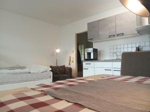 Komplette schöne Wohnung In Seenähe Attersee und Traunsee Oberösterreich direkte Buchung möglich keine Freigabe erforderlich Raumüberlassung siehe Inserat 50 Eur Kaution bereits in Buchungsbetrag enthalten!