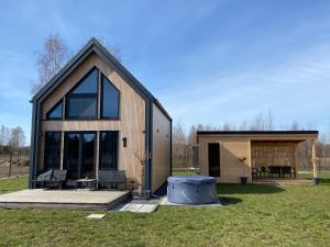 Mazurska Stodoła Na Półwyspie Pilchowskim