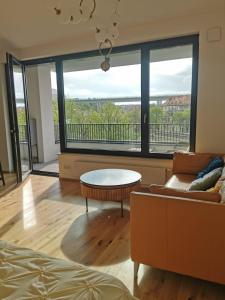 free private Parking, central location, Nuslesky Pivovar sunset balcony home,