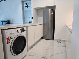 MidValley Bangsar Stylish Suite by DingDing