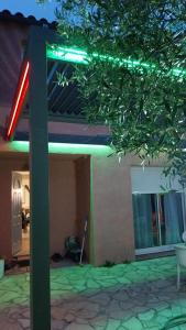 Villas villa climatisee avec grande piscine : photos des chambres