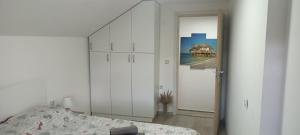 Vila Piramida - Zavojsko jezero-Pirot